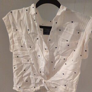 Abercrombie & Fitch Small Short Sleeve Crop Top with Small Hearts